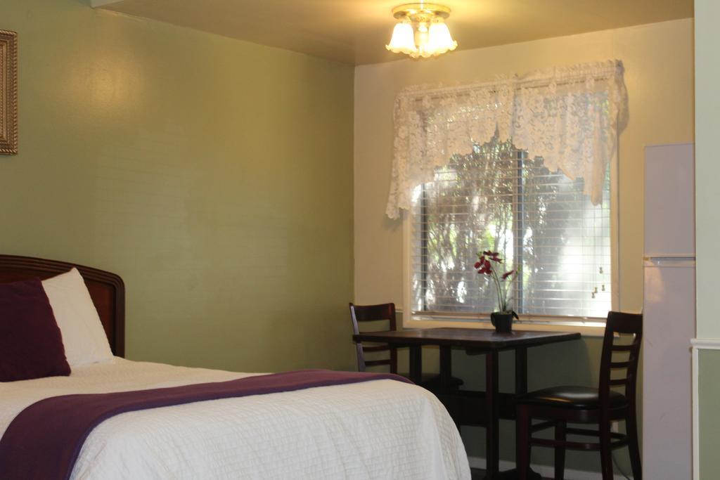 El Rancho Motel Бишоп Экстерьер фото